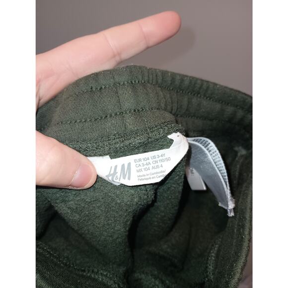 Lot of 14 Pieces Toddler Dinosaur 3T Outfits Pajamas, Pants, Tees, and more - Picture 6 of 16